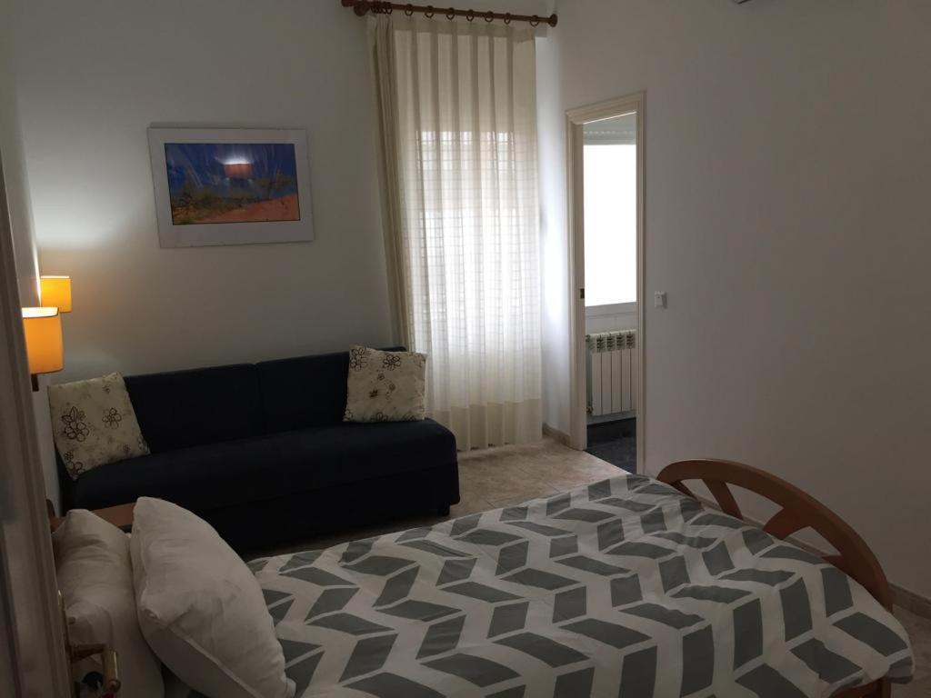 Subirats Perello Motel